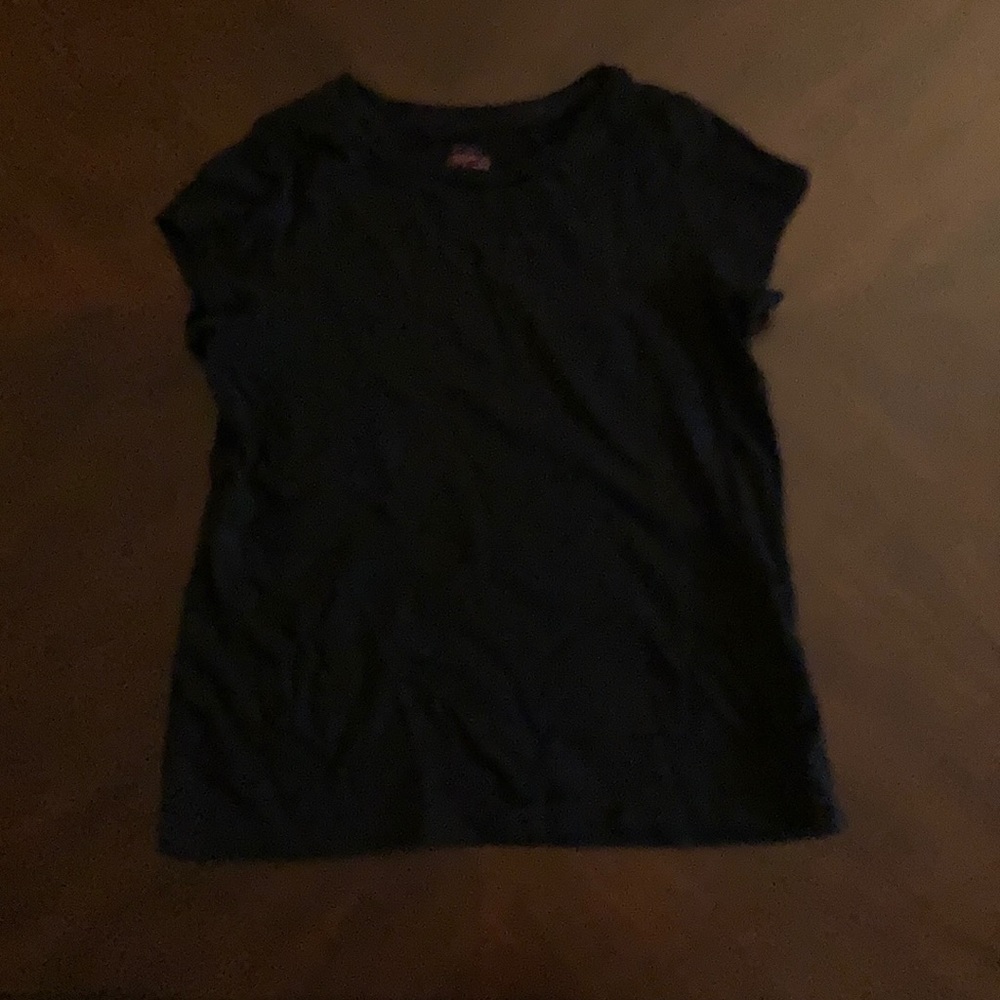 Kids black tee.